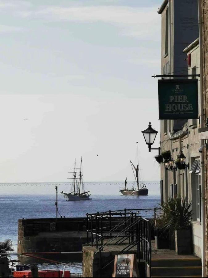Stunning Yacht Sea Lion In Charlestown Harbour, Cornwall Hotel Exterior foto