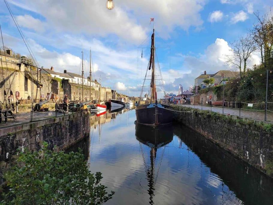 Stunning Yacht Sea Lion In Charlestown Harbour, Cornwall Hotel Exterior foto