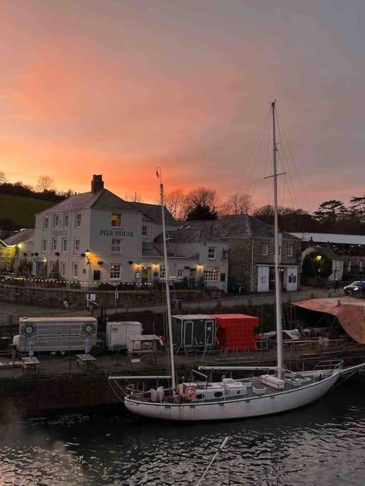 Stunning Yacht Sea Lion In Charlestown Harbour, Cornwall Hotel Exterior foto